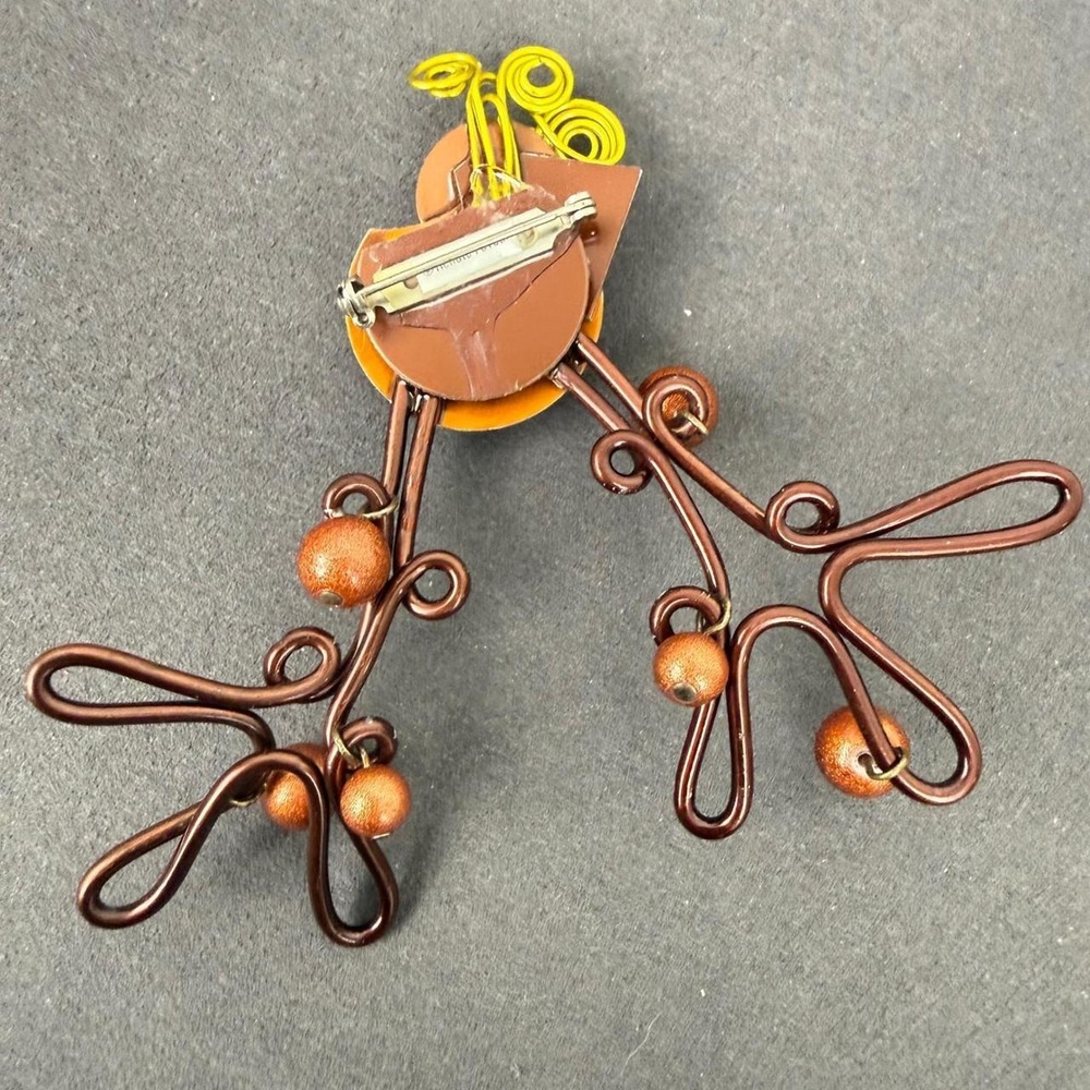 Renate Favour Whimsical Bird Brooch Copper Tone Wire Art Handcrafted Pin - Picture 4 of 6